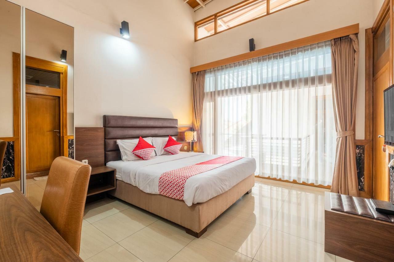 Oyo 1210 Nice Guesthouse Бандунг Экстерьер фото