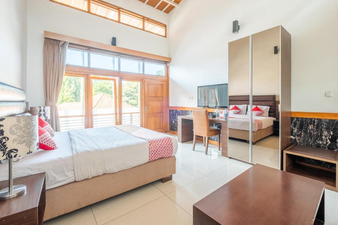 Oyo 1210 Nice Guesthouse Бандунг Экстерьер фото